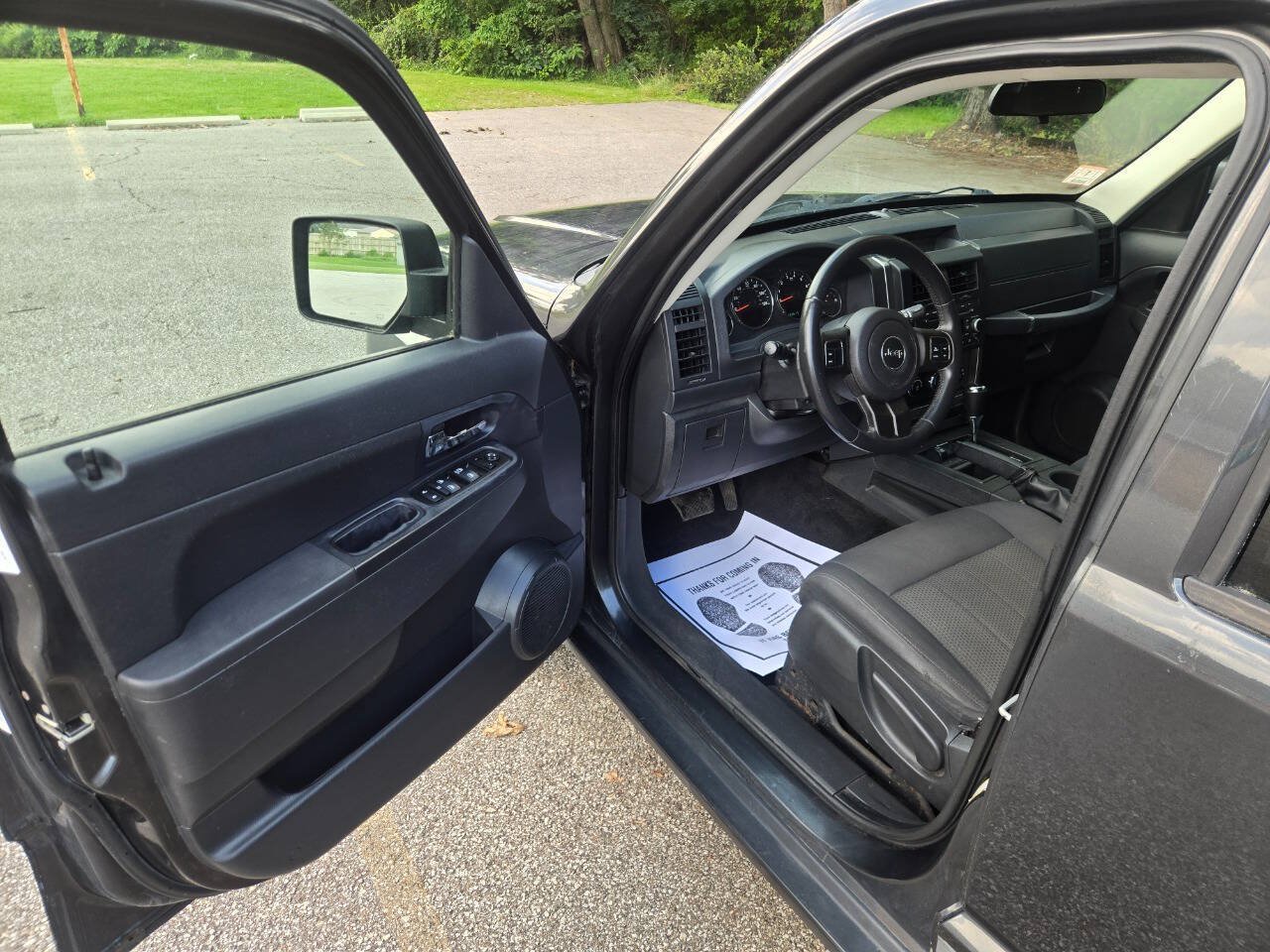 Used 2011 Jeep Liberty Sport w/ Popular Equipment Group AWD/4WD image 17