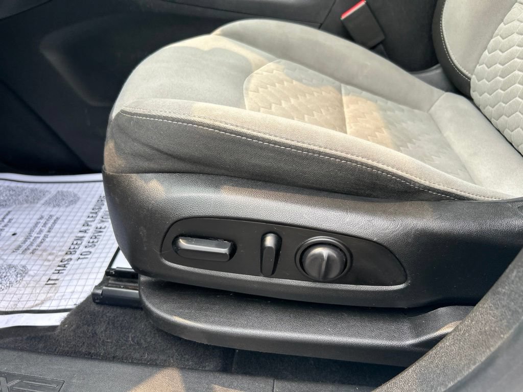 Used 2020 Chevrolet Equinox LT AWD/4WD image 11