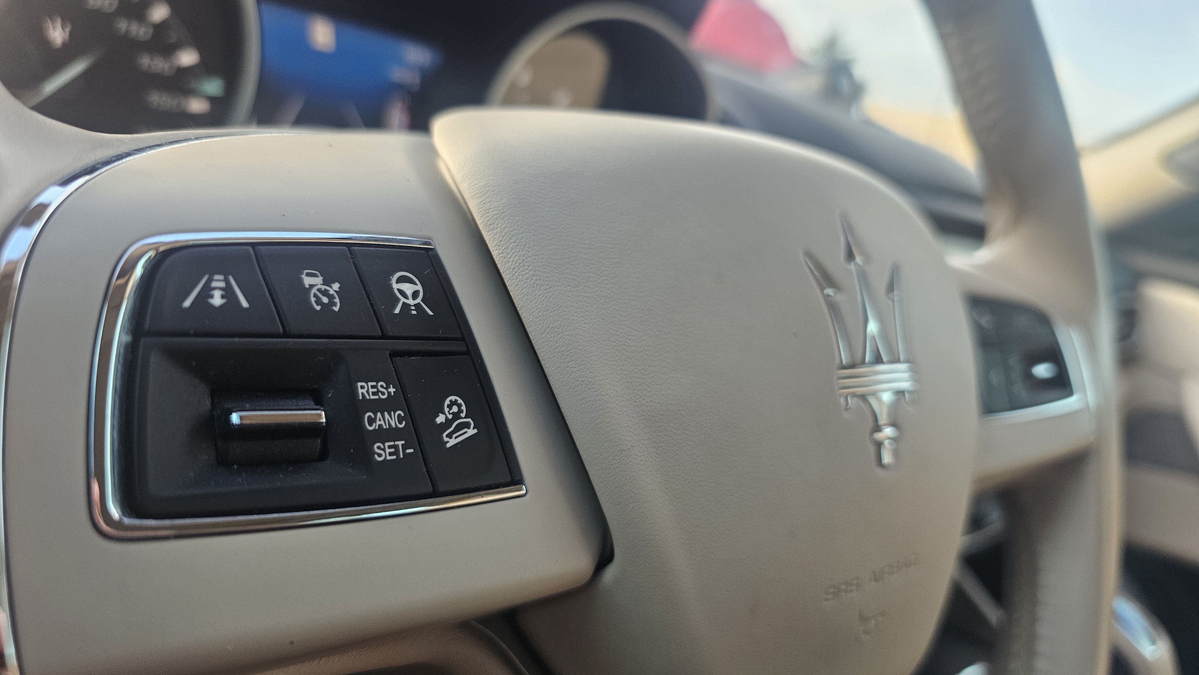 Used 2019 Maserati Levante GranLusso AWD/4WD image 49