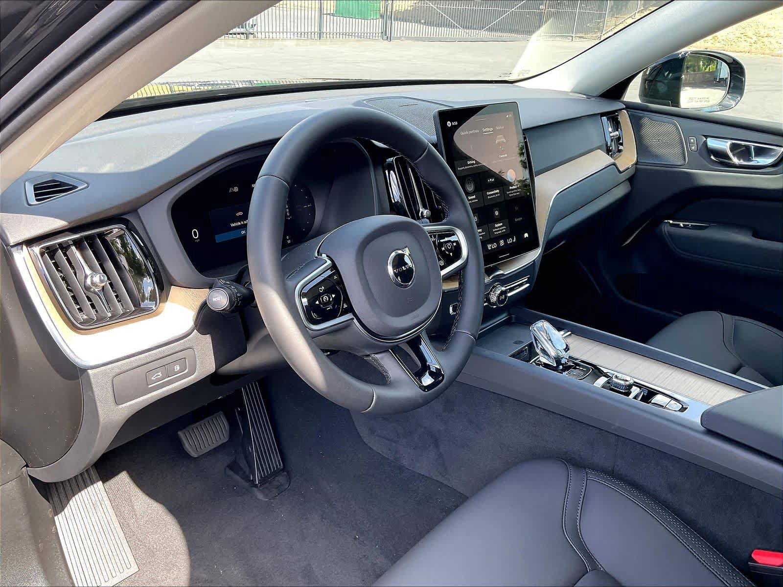 New 2026 Volvo XC60 T8 Plus w/ Climate Package PRO AWD/4WD image 8