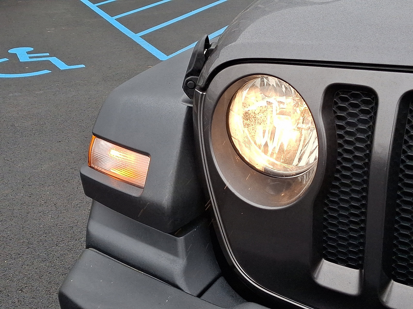 Used 2019 Jeep Wrangler Sport image 10