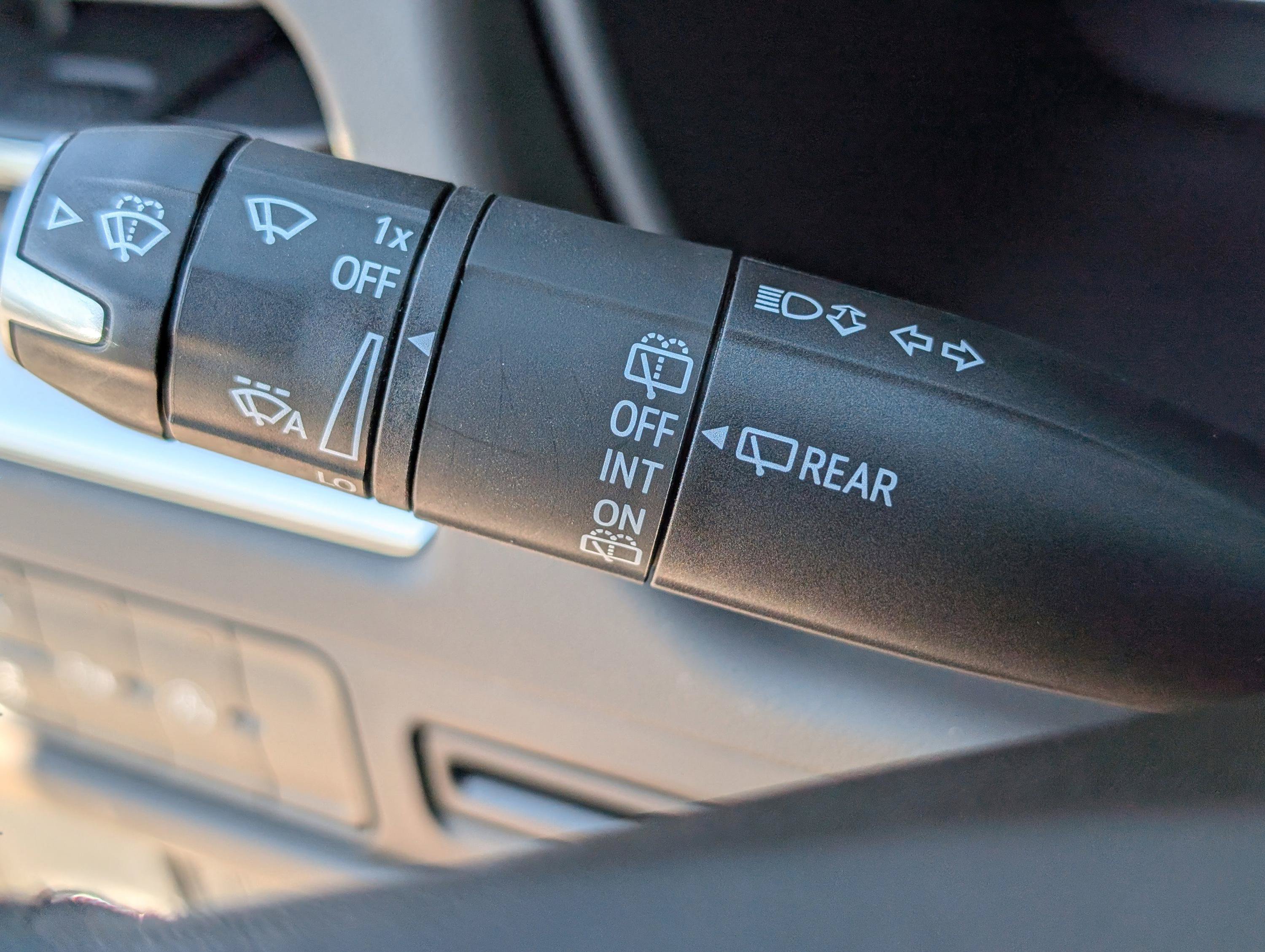 Used 2023 GMC Yukon SLT RWD image 26