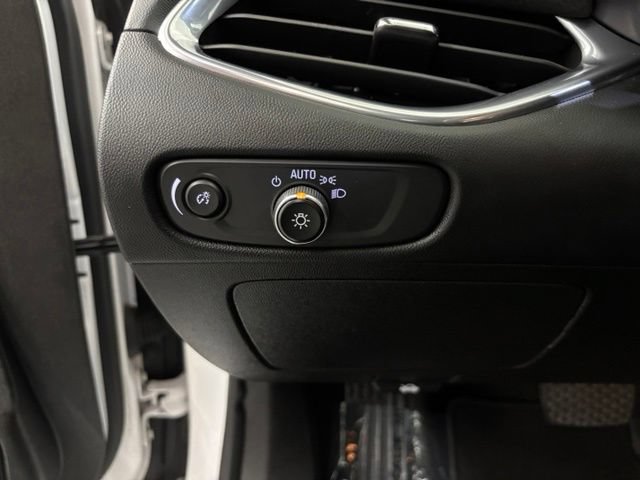 Used 2021 Chevrolet Malibu LT FWD image 23