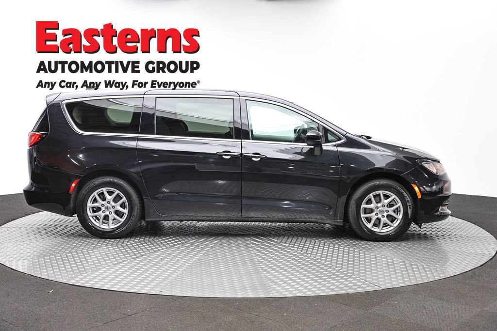 Used 2024 Chrysler Voyager LX FWD image 4