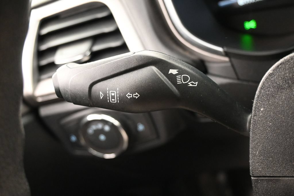 Used 2020 Ford Fusion SE FWD image 21