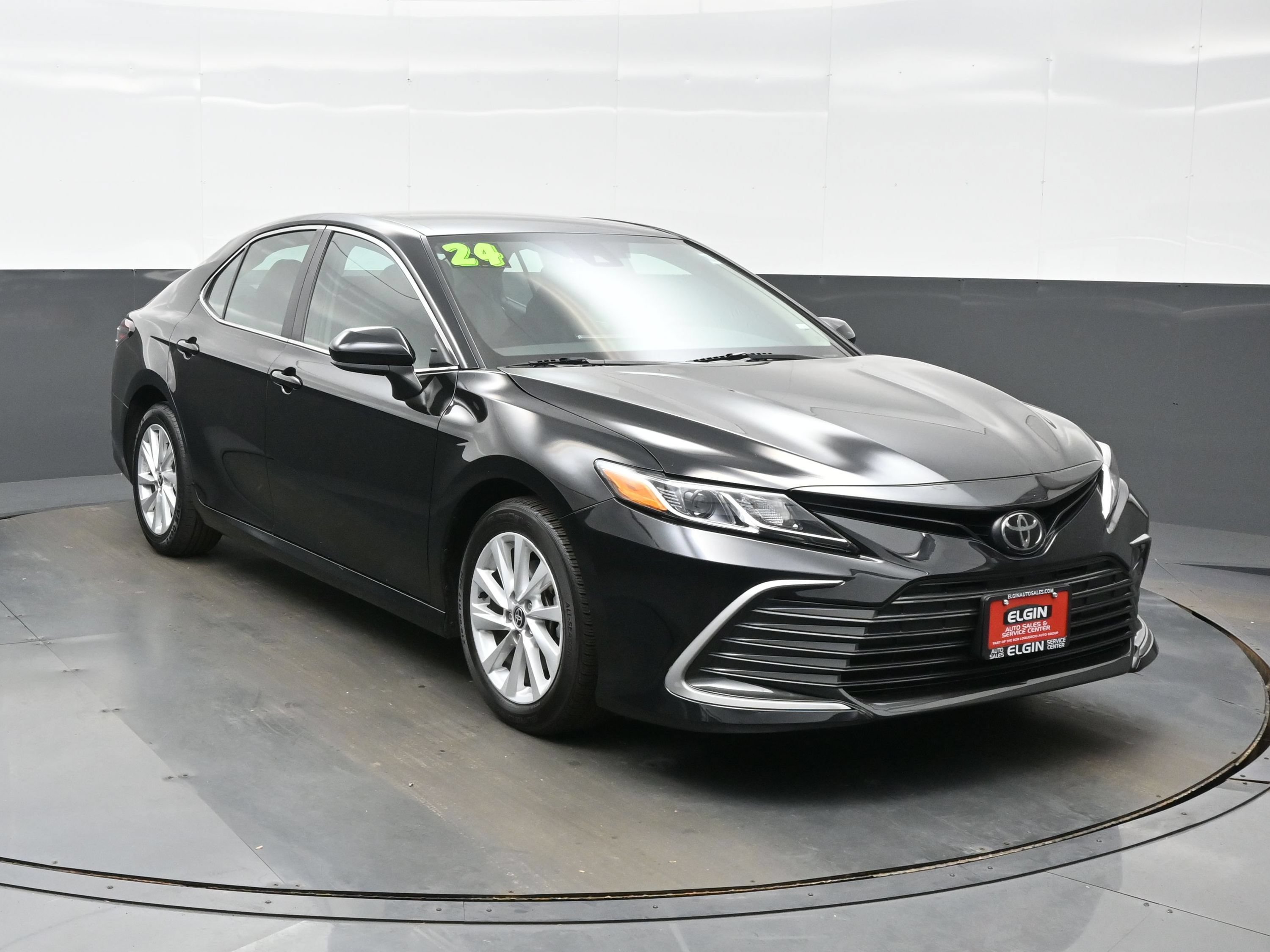 Used 2024 Toyota Camry LE FWD image 8