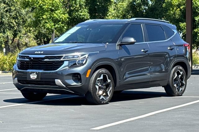 Certified 2025 Kia Seltos EX w/ EX Sunroof Package FWD image 10