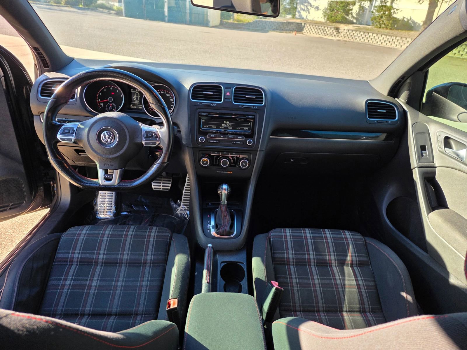 Used 2014 Volkswagen GTI Wolfsburg Edition image 21