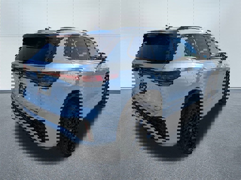 New 2025 Volkswagen Tiguan SE R-Line image 3