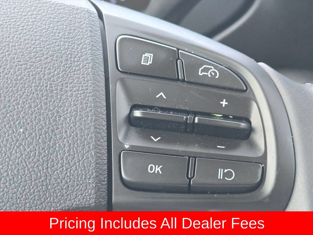 Certified 2025 Hyundai Venue Limited FWD image 20