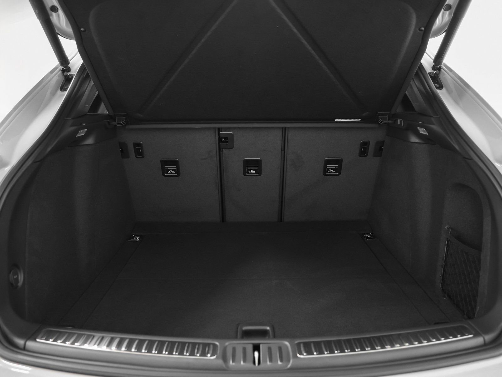 New 2026 Porsche Macan image 17