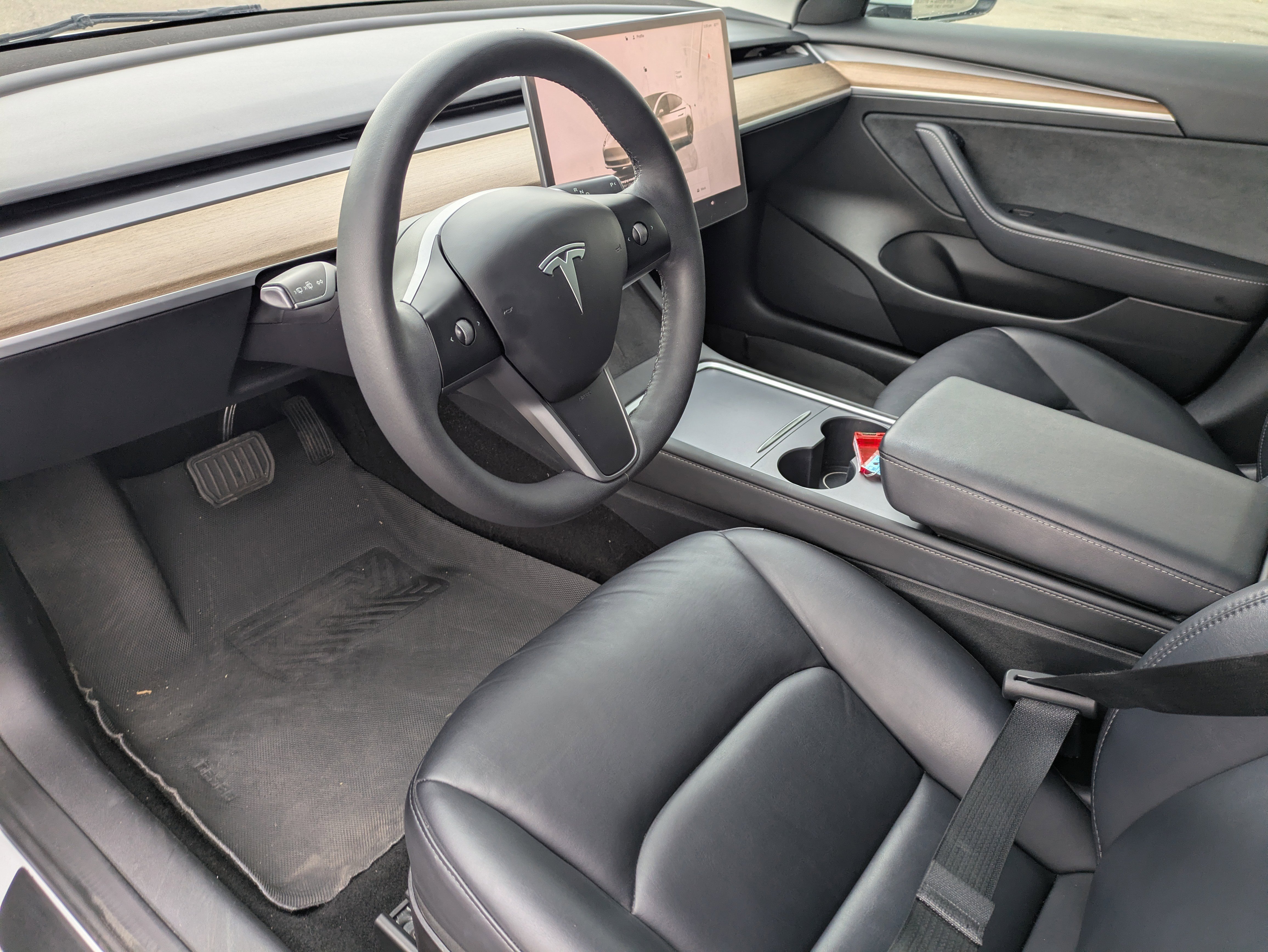 Used 2023 Tesla Model 3 Standard Range image 22