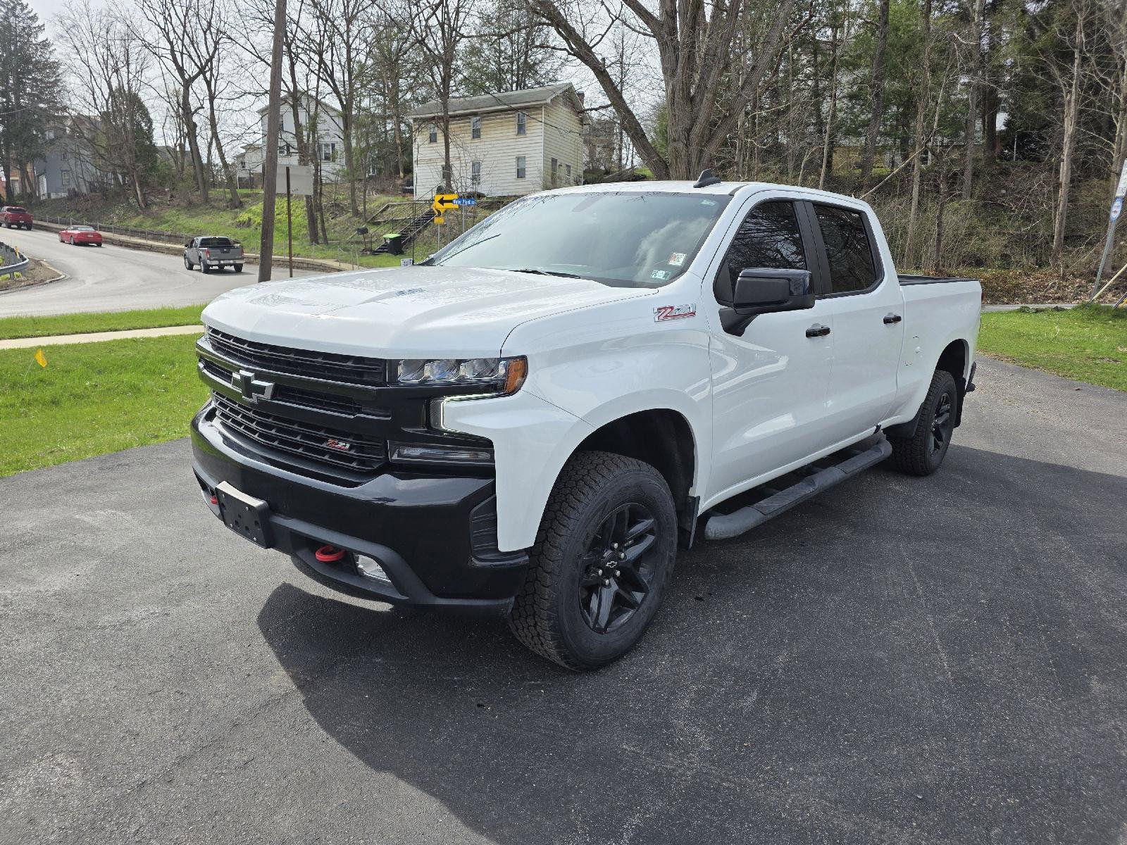 Used 2022 Chevrolet Silverado 1500 LT Trail Boss w/ Bed Protection Package AWD/4WD image 4