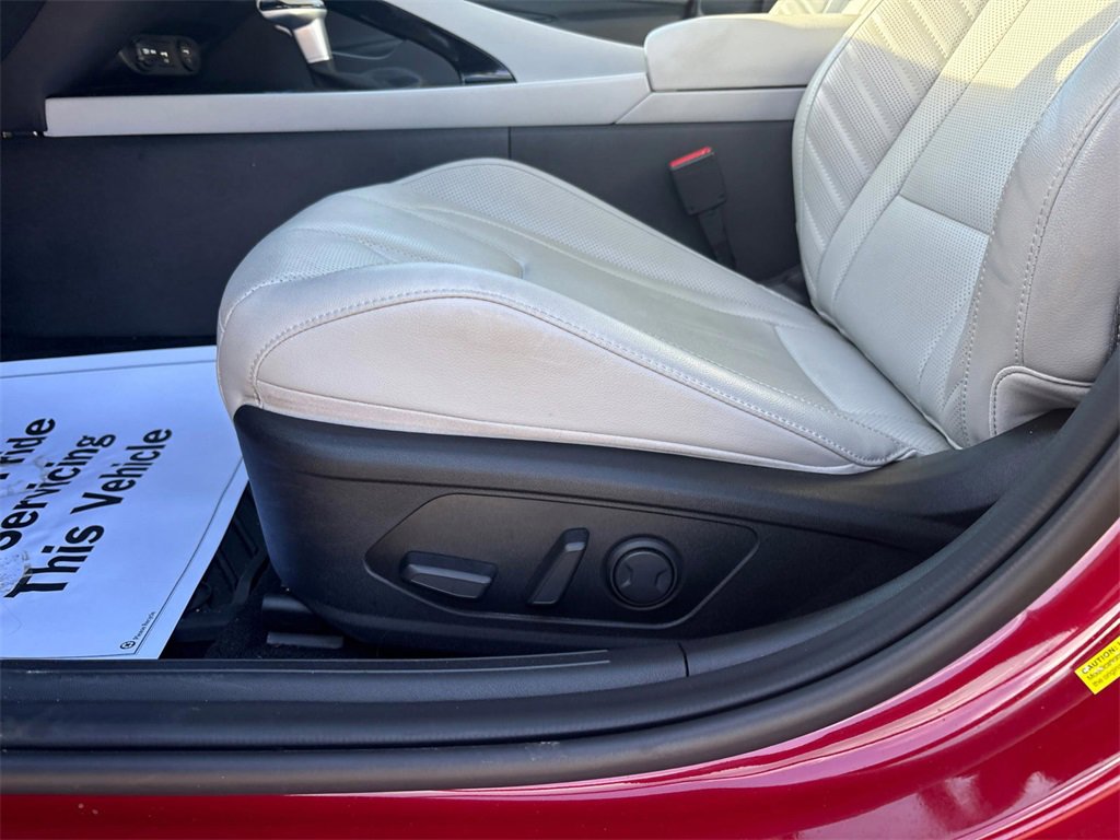 Used 2023 Hyundai Elantra Limited w/ Cargo Package image 16