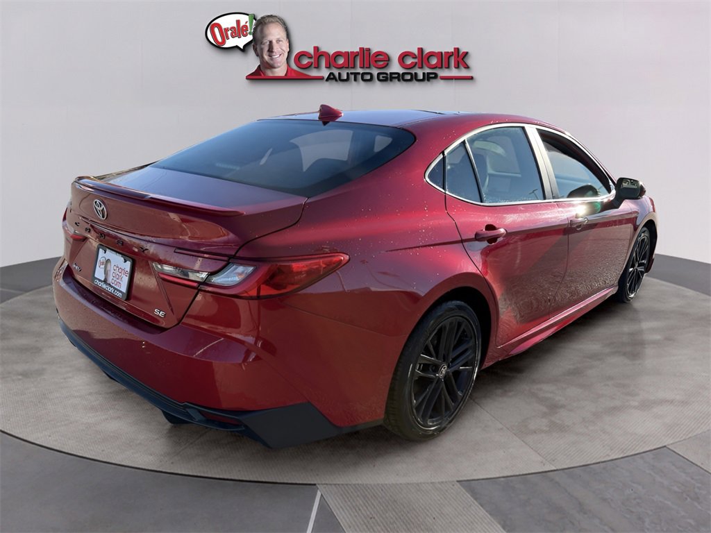 Used 2025 Toyota Camry SE image 6