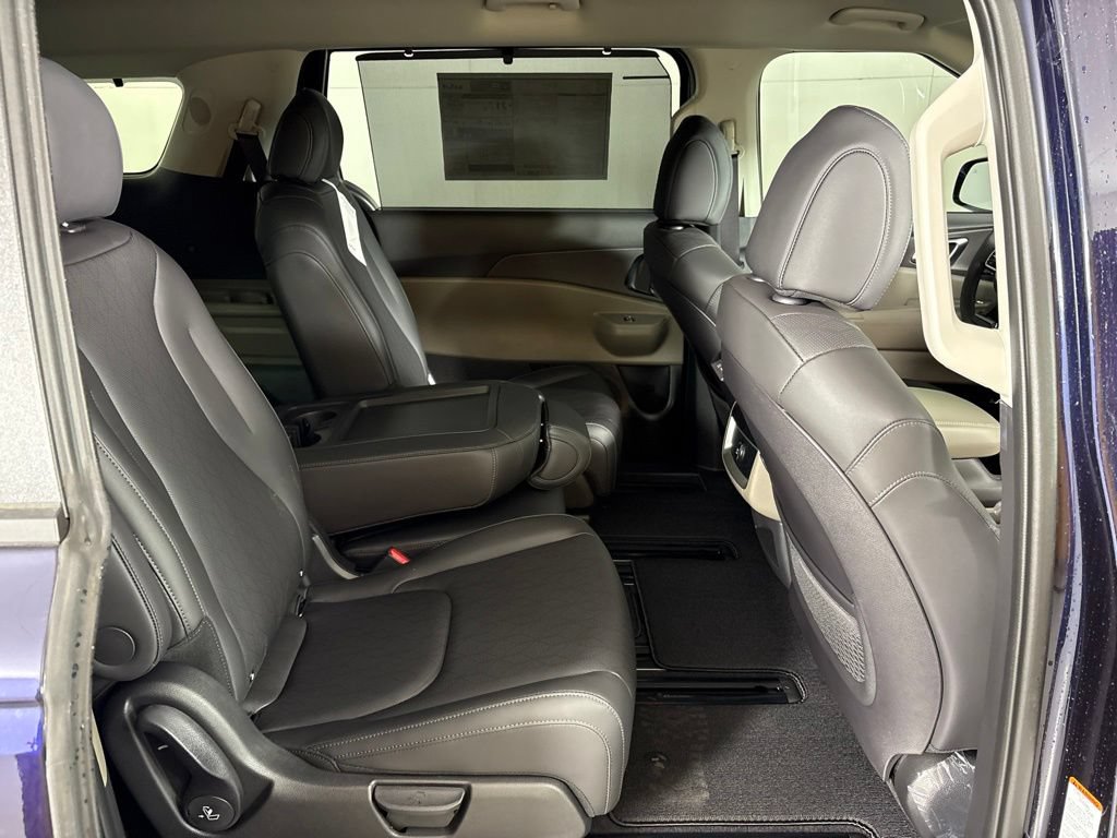 New 2026 Kia Carnival EX FWD image 18