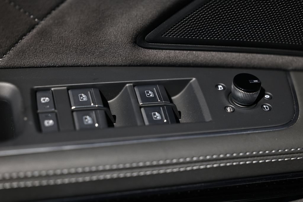 Used 2025 Audi S8 AWD/4WD image 17