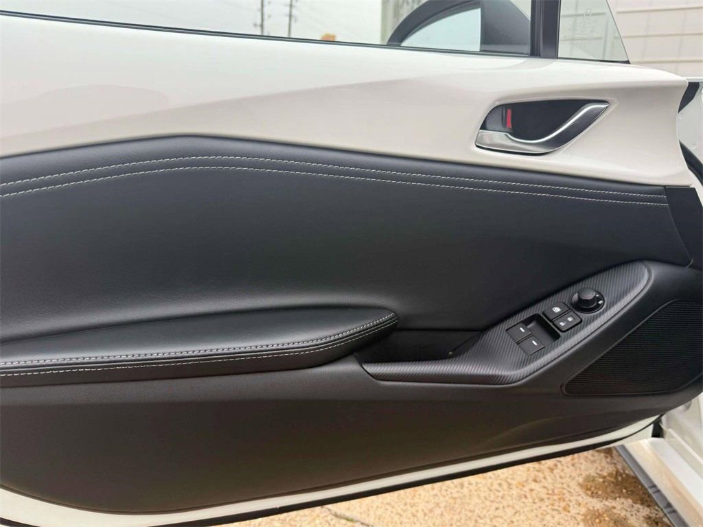 New 2025 MAZDA MX-5 Miata Club image 13