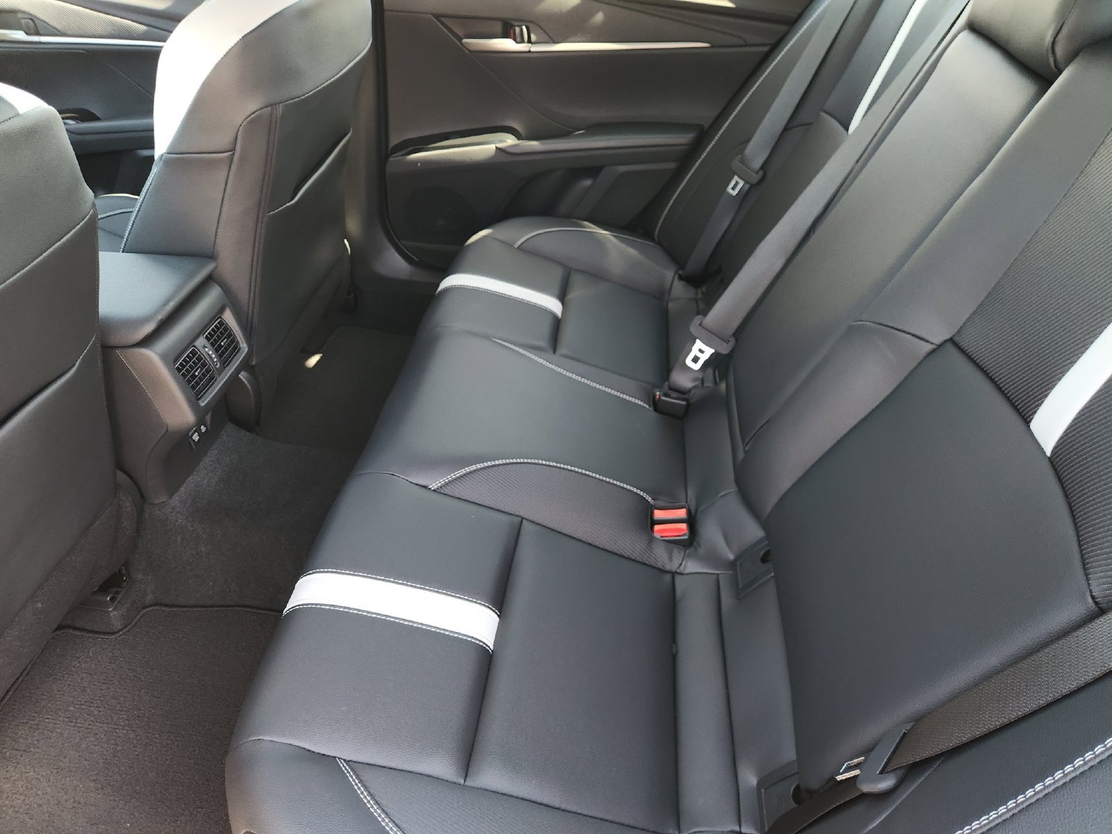 New 2026 Toyota Camry SE w/ Convenience Package FWD image 26