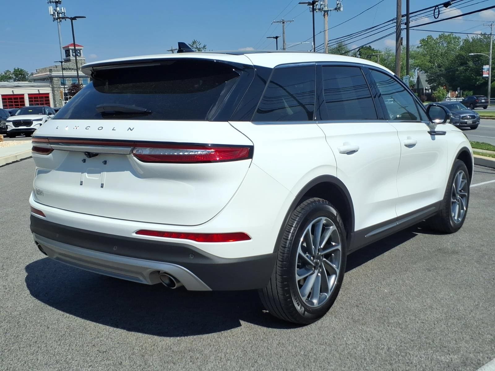Certified 2024 Lincoln Corsair AWD w/ Equipment Group 101A image 3