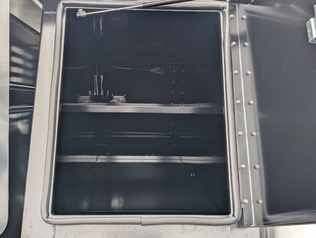 New 2025 Ford F550 4x4 Regular Cab Super Duty image 11