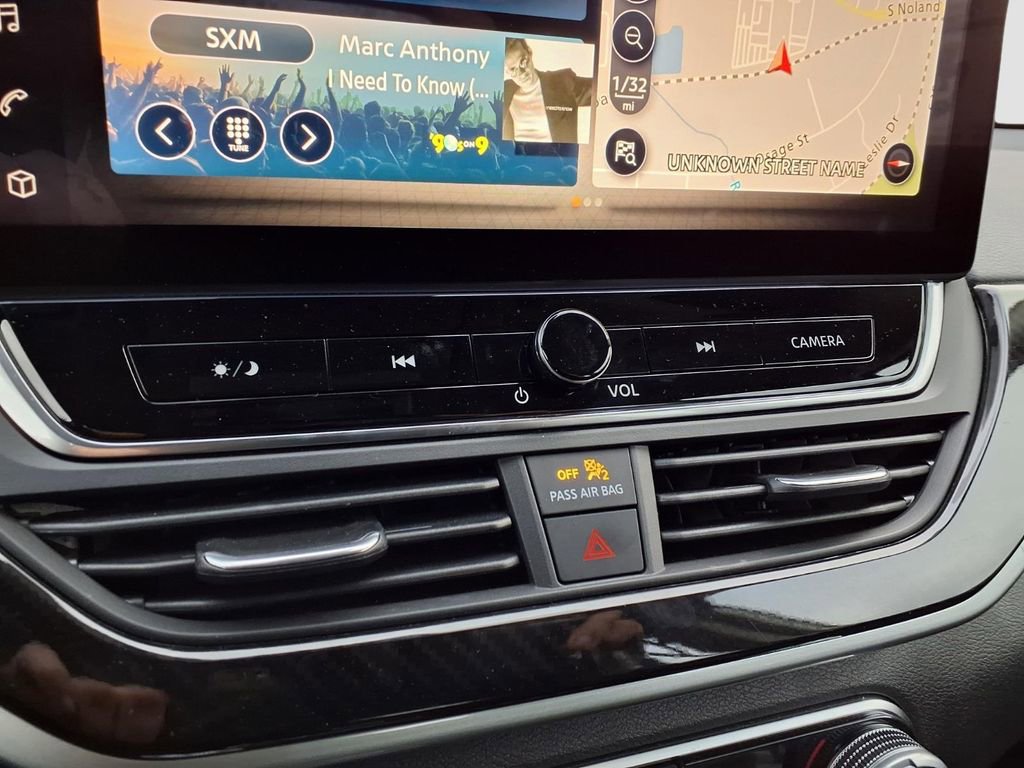 Used 2024 Nissan Altima 2.0 SR image 16