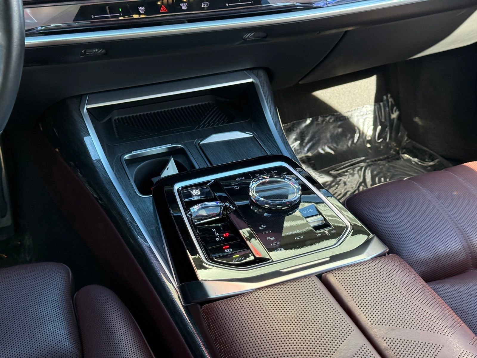 Used 2023 BMW 760i xDrive image 27