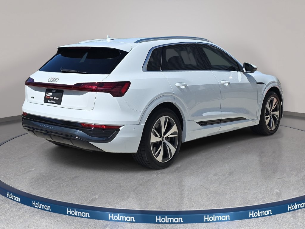 Used 2024 Audi Q8 e-tron Premium Plus w/ Premium Plus Package AWD/4WD image 6