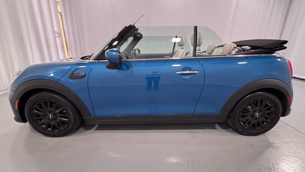 Used 2023 MINI Cooper Convertible w/ Signature Upholstery Package FWD image 9