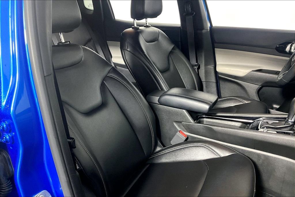 Used 2025 Jeep Compass Limited AWD/4WD image 7
