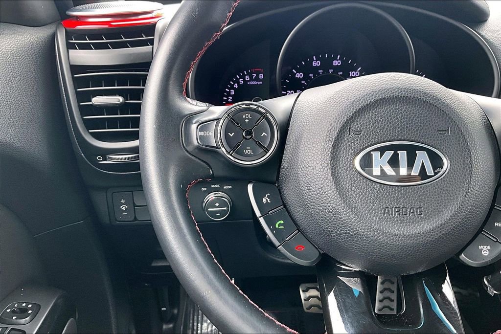 Used 2015 Kia Soul + FWD image 24