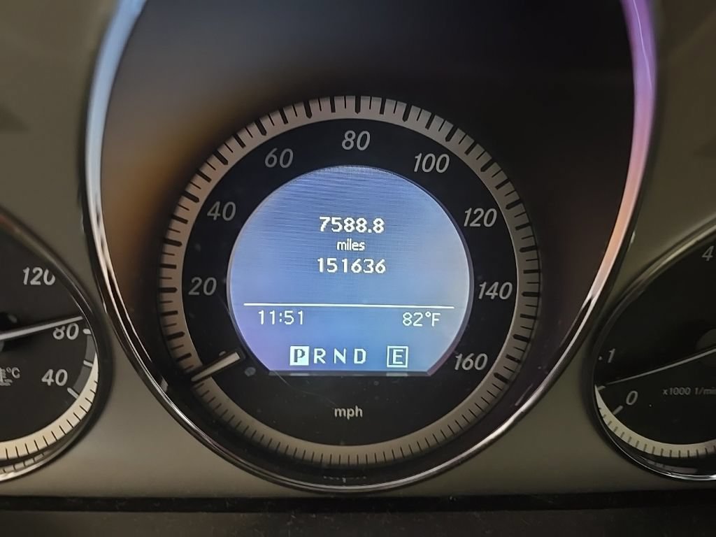 Used 2011 Mercedes-Benz C 300 4MATIC Sedan image 7