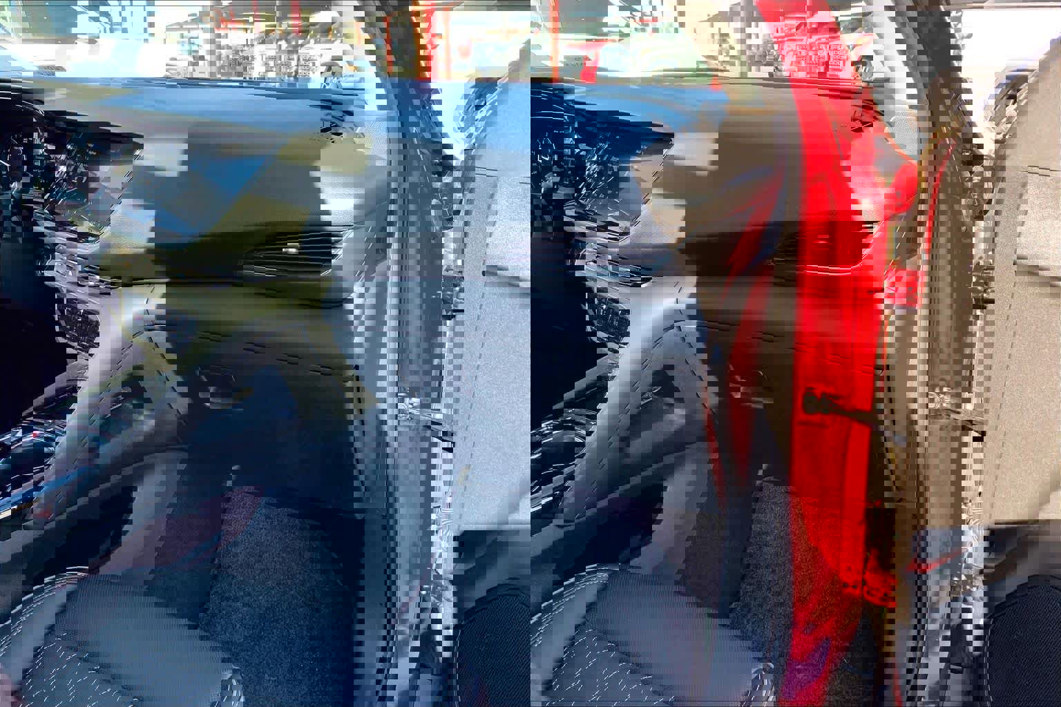 Used 2023 Buick Envision Avenir image 19