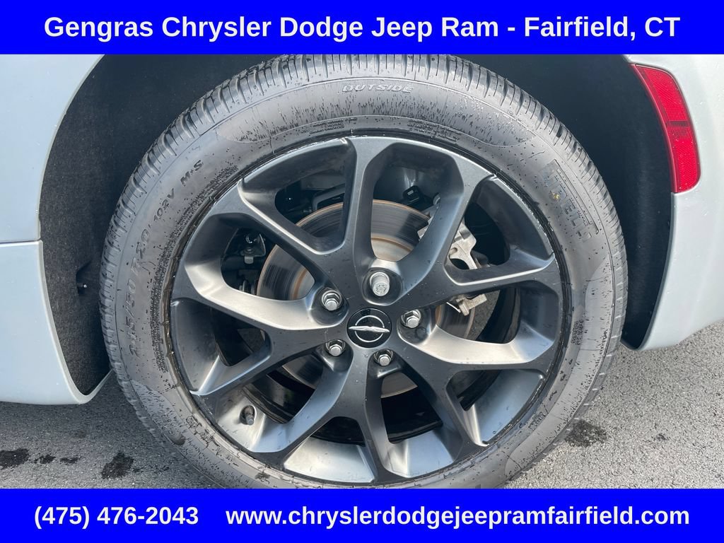 Certified 2024 Chrysler Pacifica Touring-L w/ S Appearance Package AWD/4WD image 11