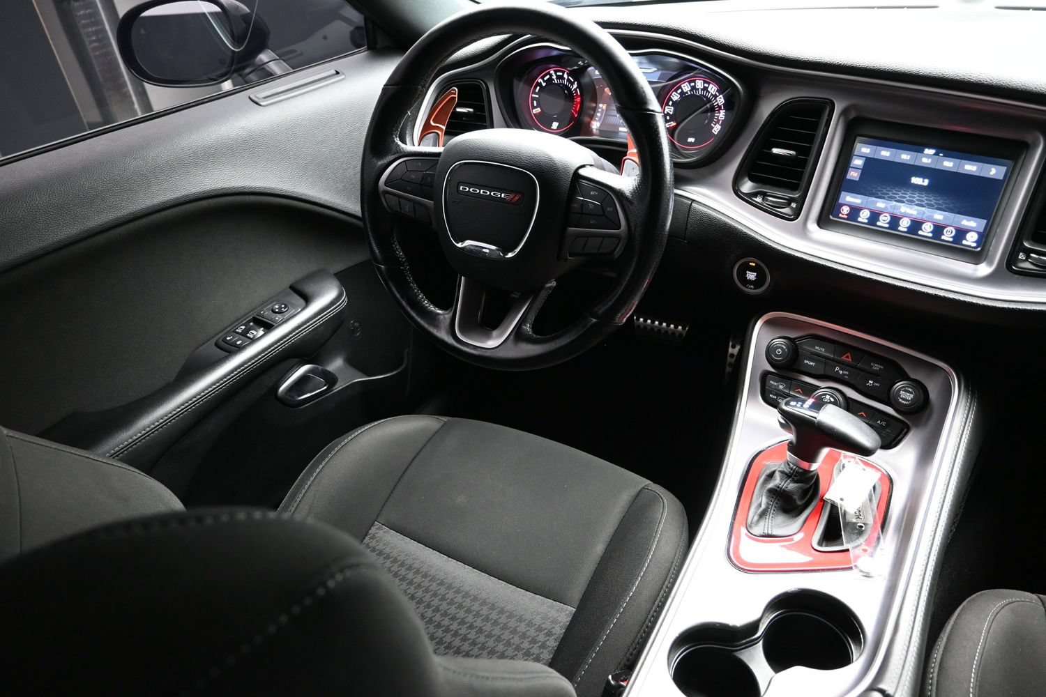 Used 2019 Dodge Challenger R/T w/ Driver Convenience Group RWD image 23