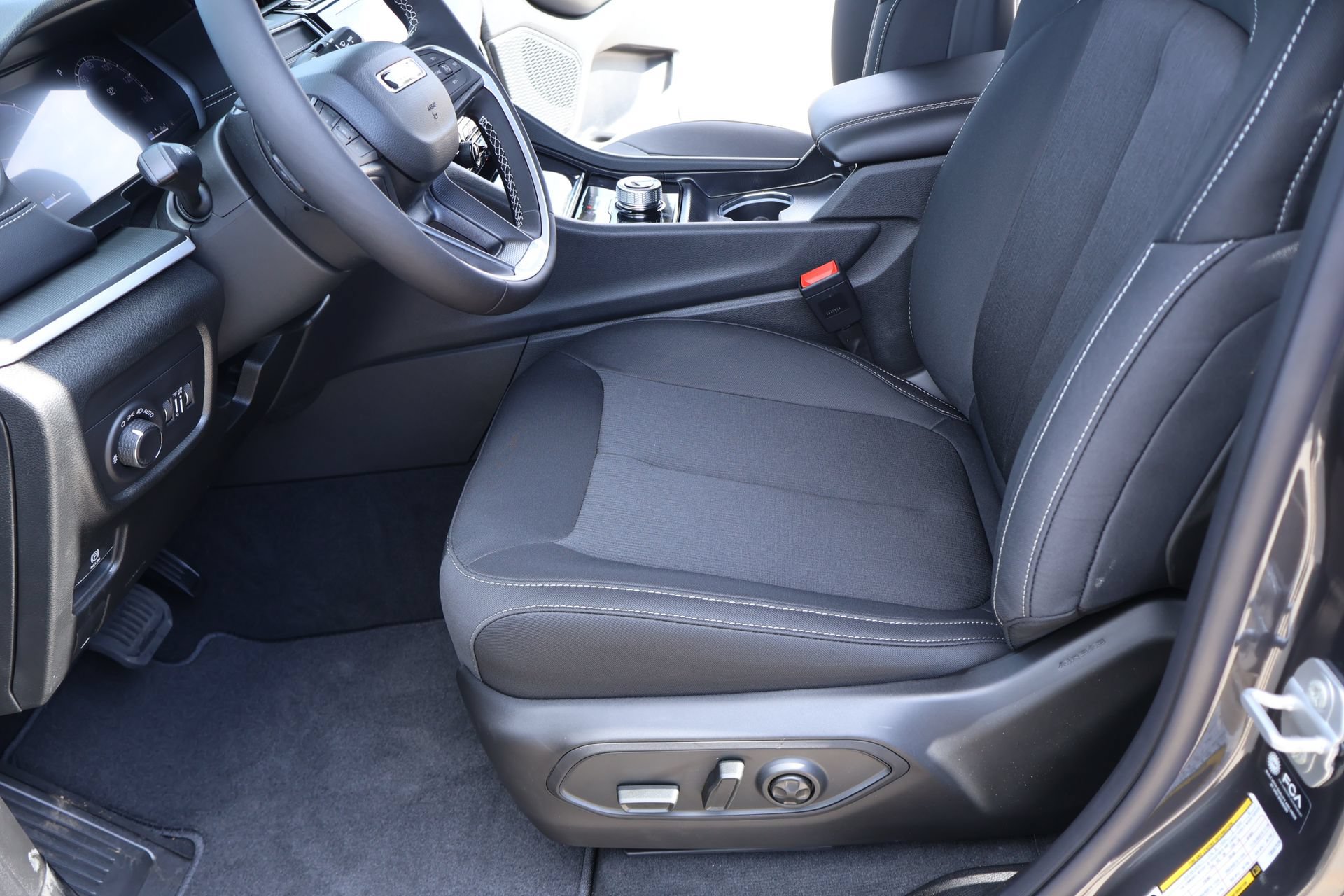 New 2026 Jeep Grand Cherokee L 4WD image 11