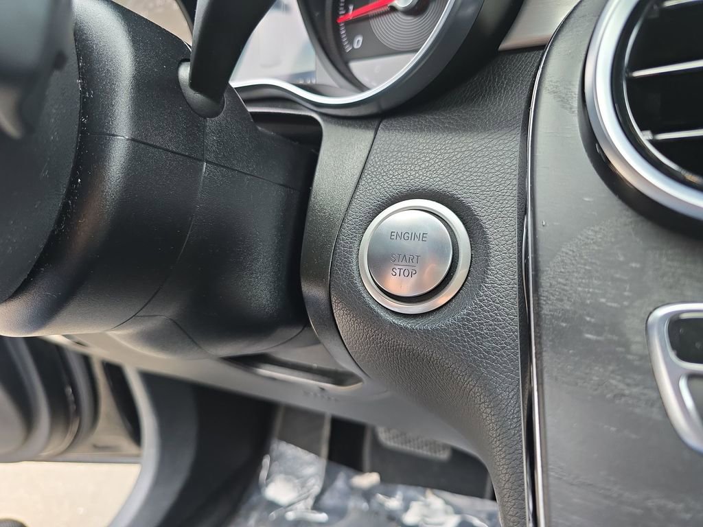 Used 2019 Mercedes-Benz GLC 300 4MATIC image 19