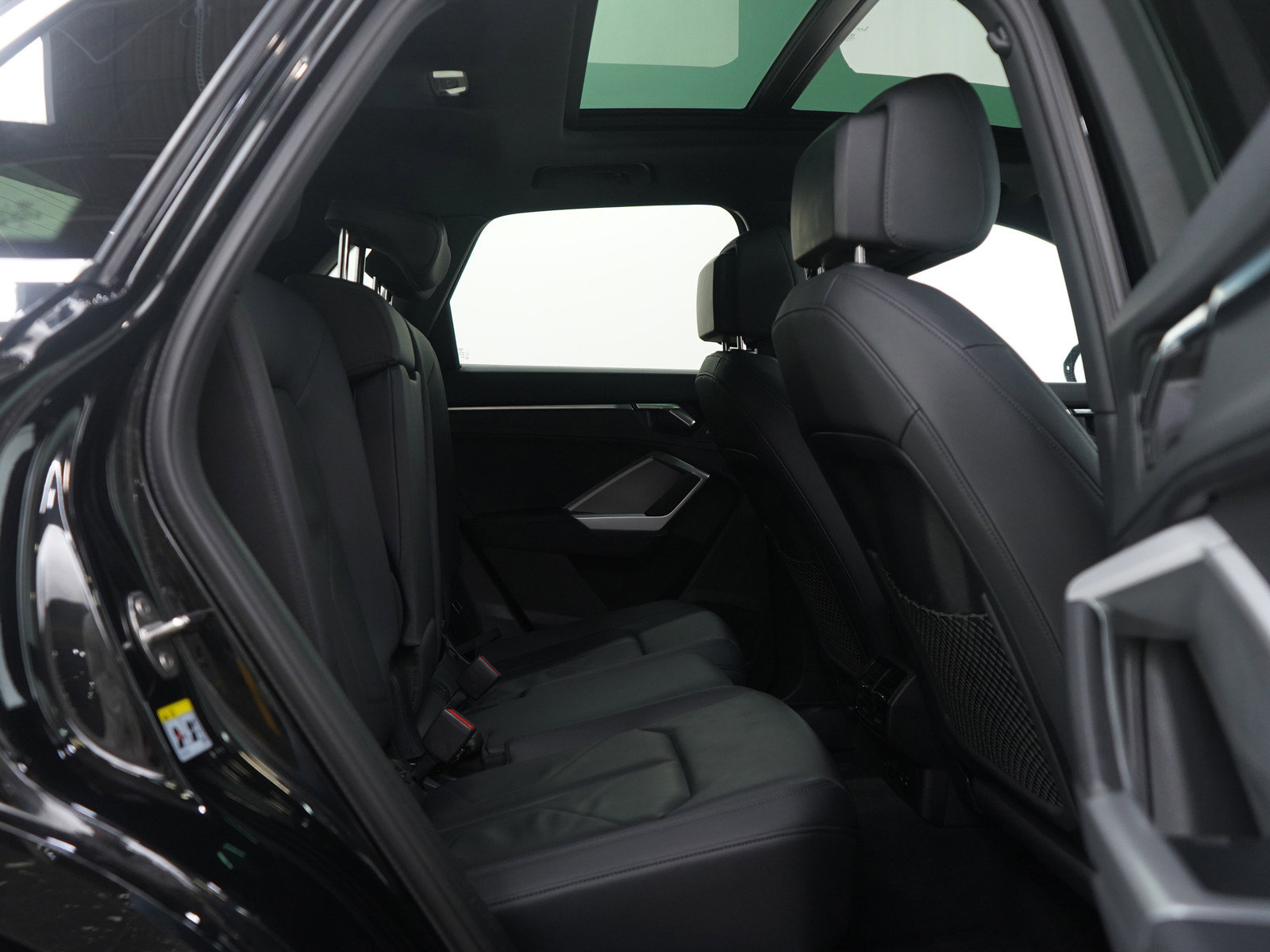 Used 2025 Audi Q3 2.0T Premium image 13