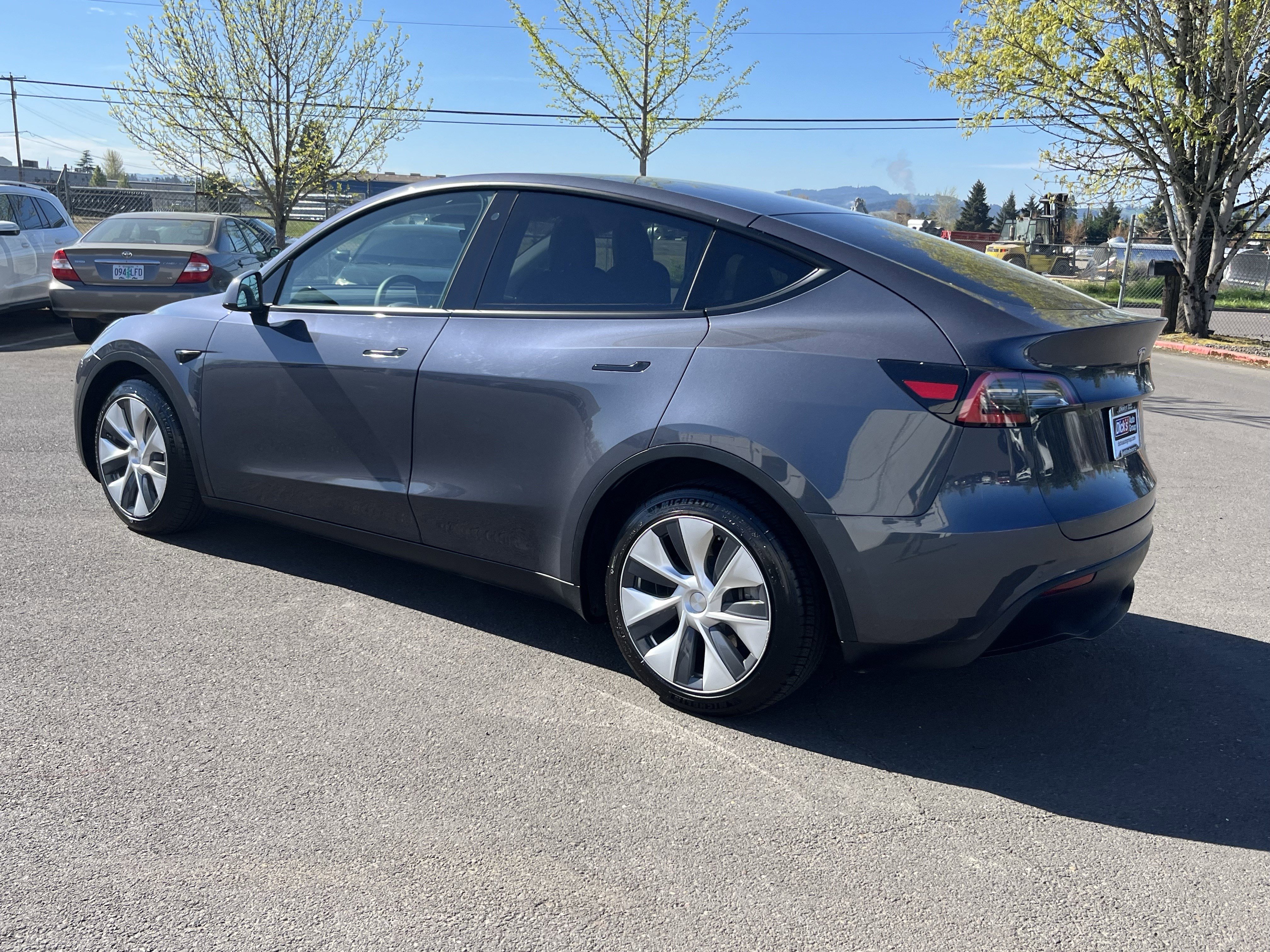 Used 2020 Tesla Model Y Long Range image 3