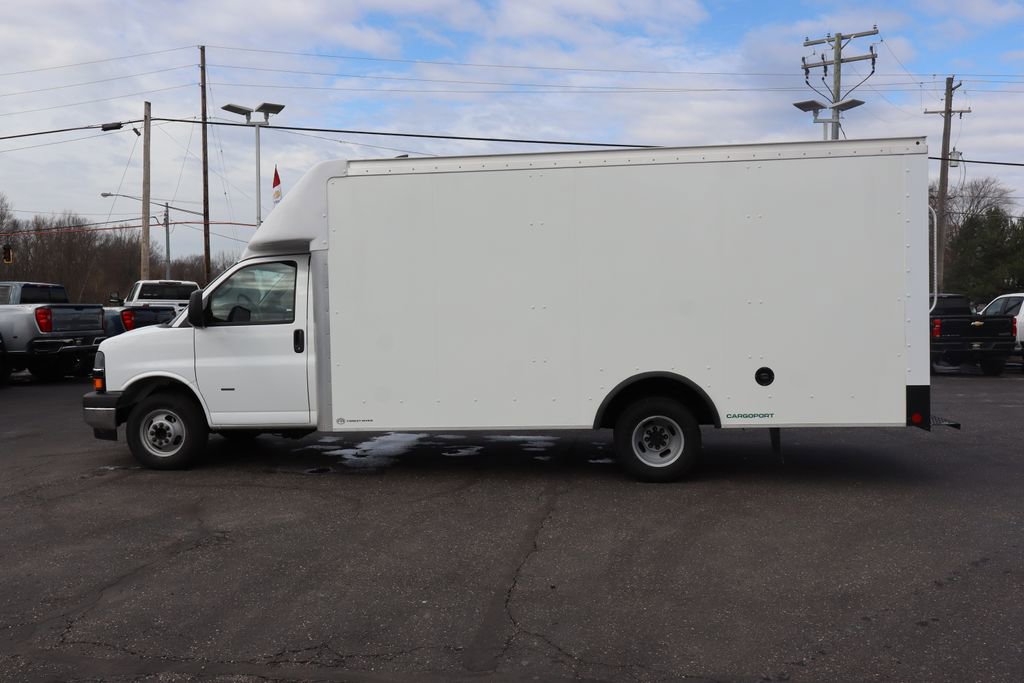 New 2026 Chevrolet Express 3500 w/ Power Convenience Package image 23