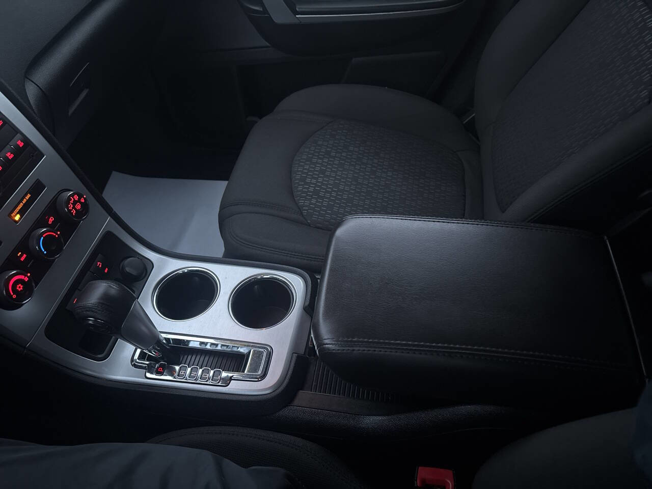 Used 2011 GMC Acadia SLE image 27