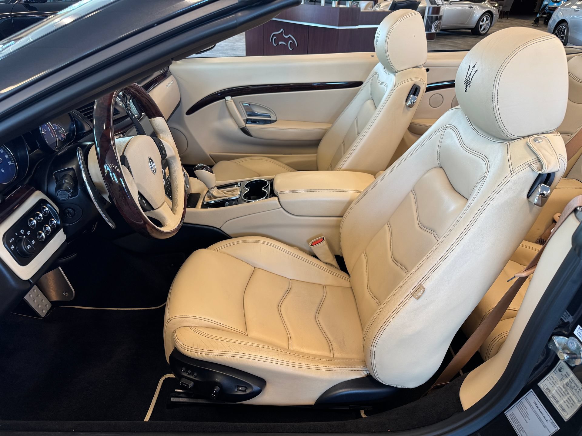 Used 2014 Maserati GranTurismo Convertible RWD image 24