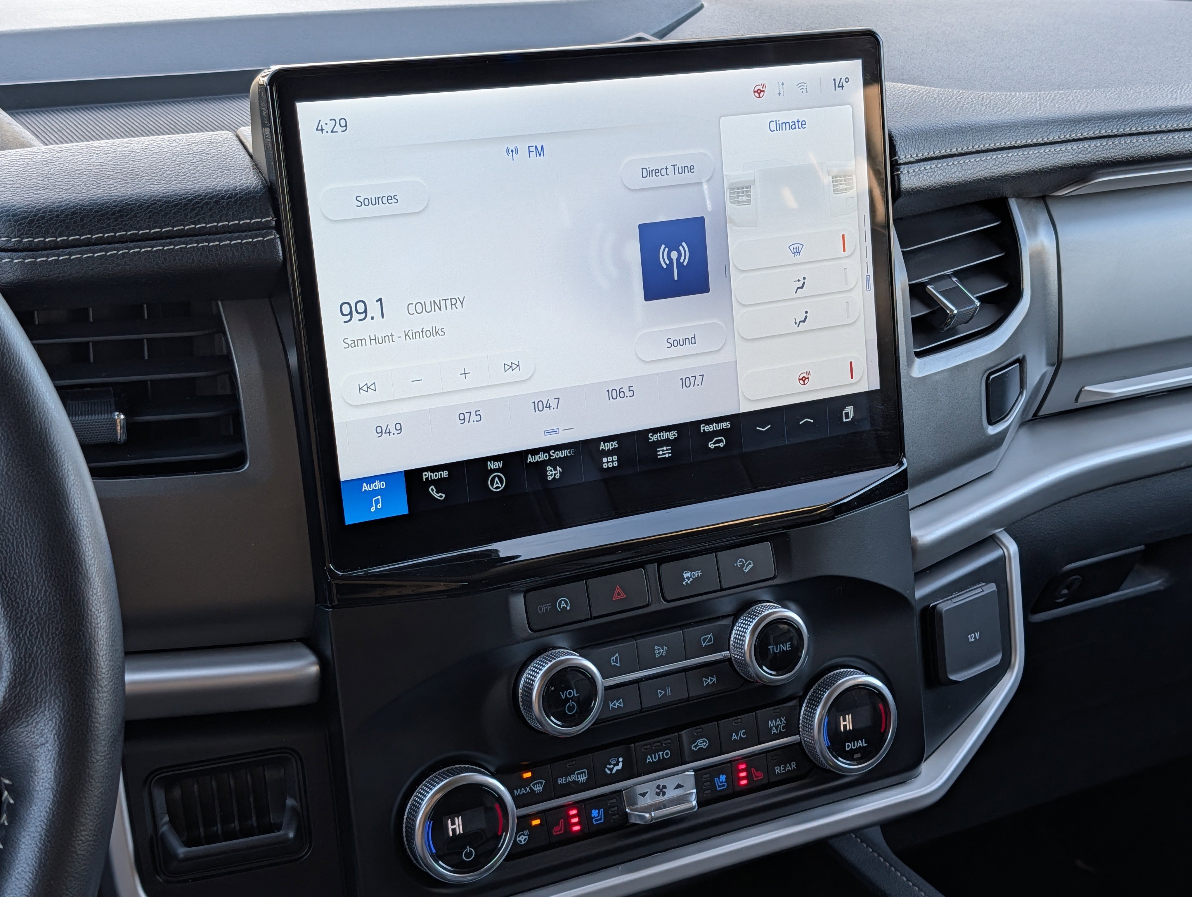 Used 2024 Ford Expedition Max XLT image 18