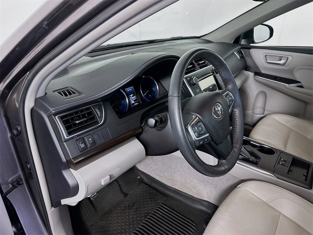 Used 2017 Toyota Camry XLE image 9