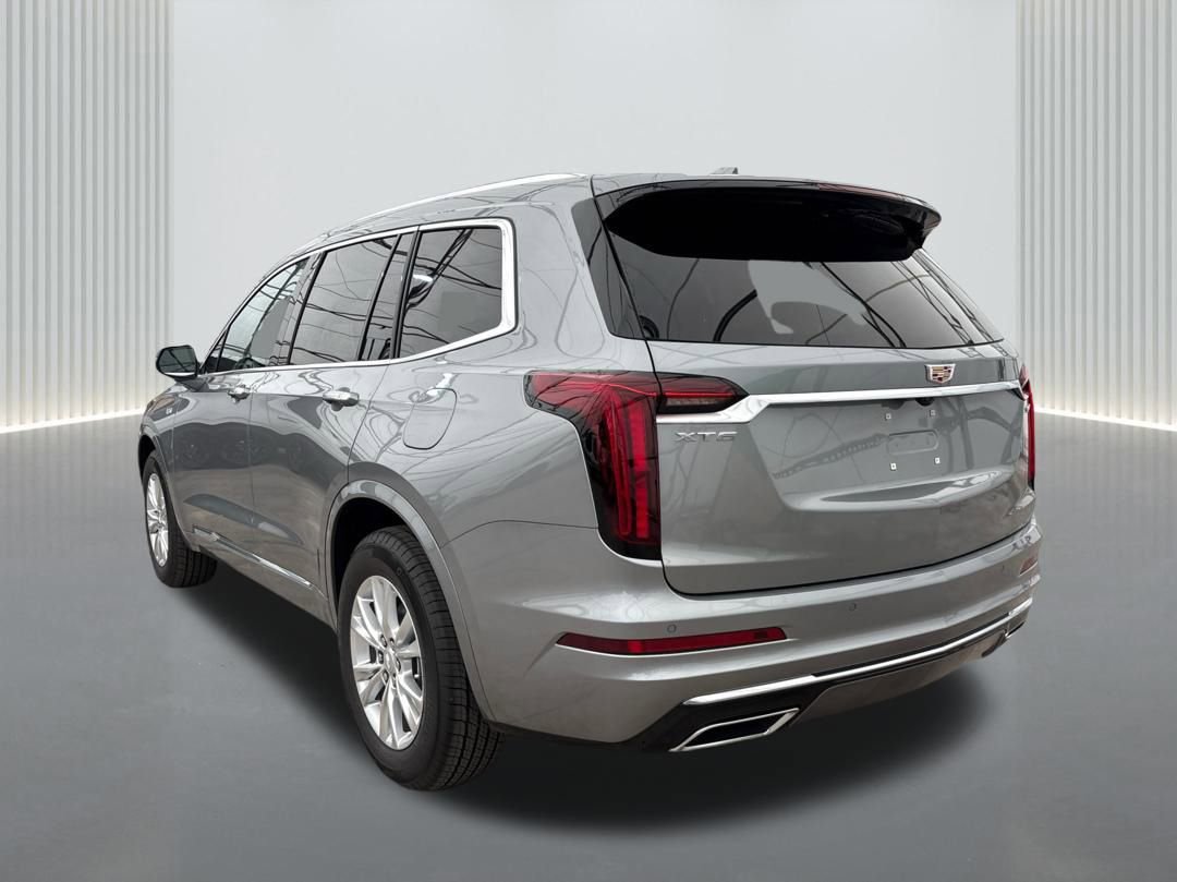 New 2025 Cadillac XT6 Luxury image 7