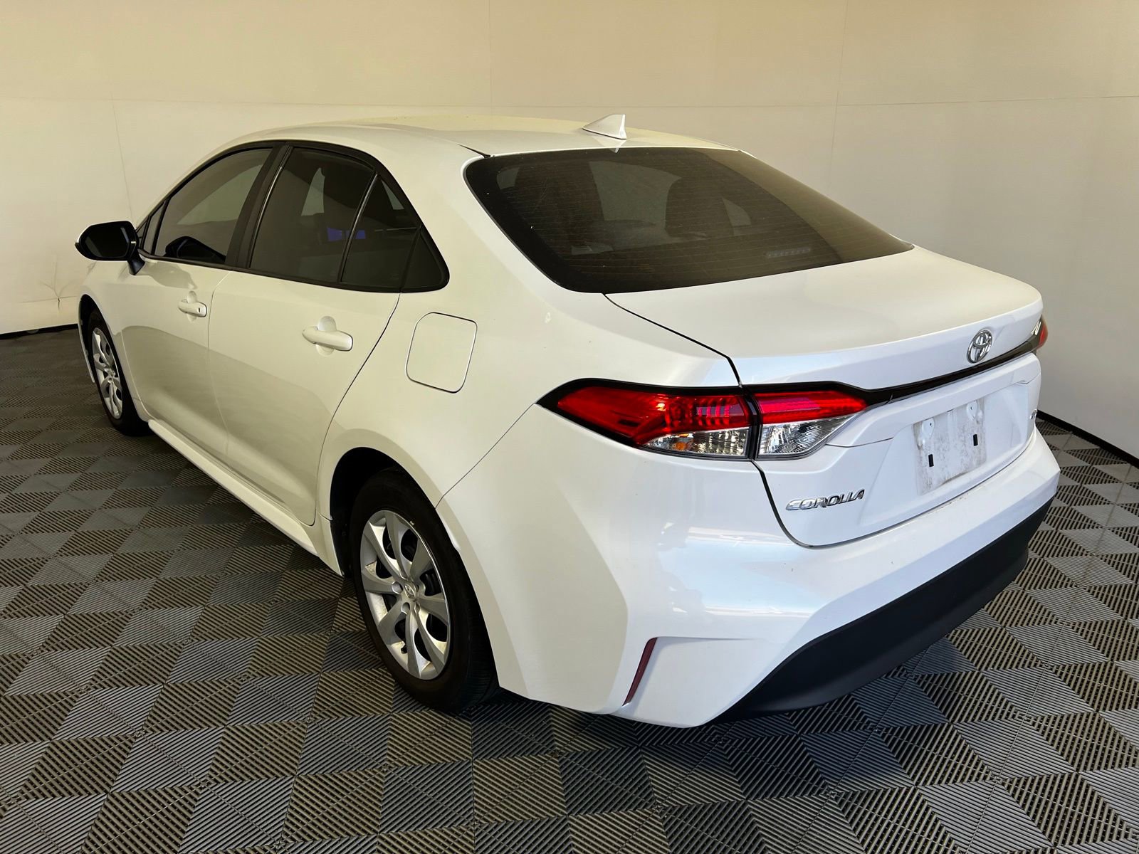 Used 2024 Toyota Corolla LE image 7