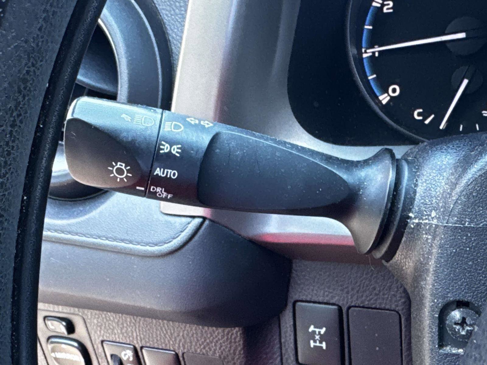 Used 2018 Toyota RAV4 LE w/ All Weather Liner Package AWD/4WD image 19