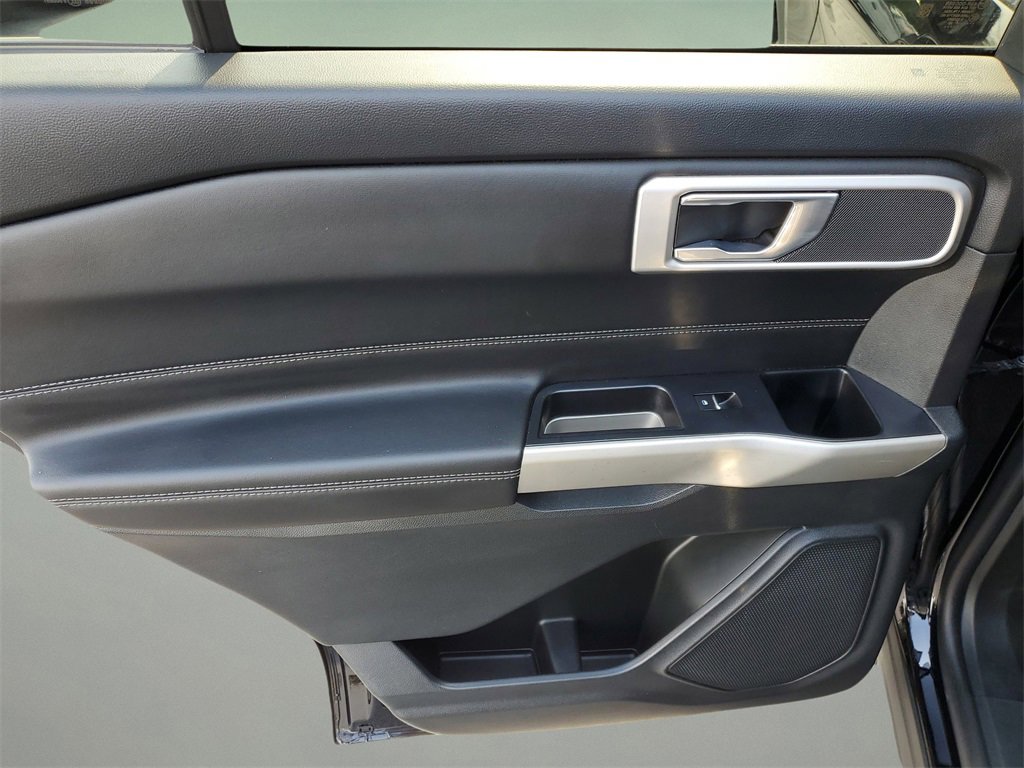 Certified 2022 Ford Explorer XLT image 10