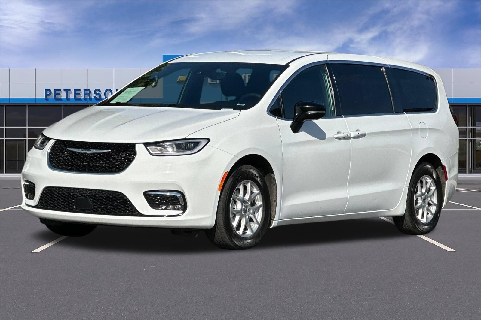 Used 2025 Chrysler Pacifica Select FWD image 8