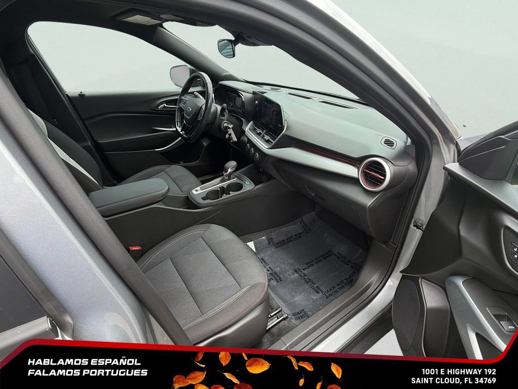 Used 2024 Chevrolet Trax RS w/ Driver Confidence Package FWD image 29